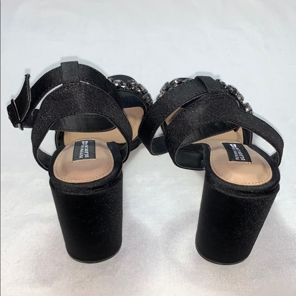 New Women's Design Lab L&T Embellished Sandals - Picture 4 of 13